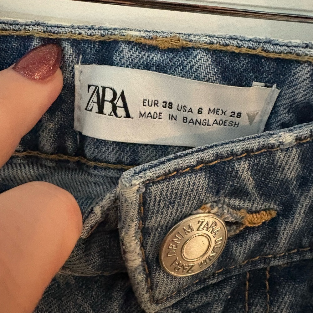 Zara Straight Leg Blue Jeans - Picture 2 of 9